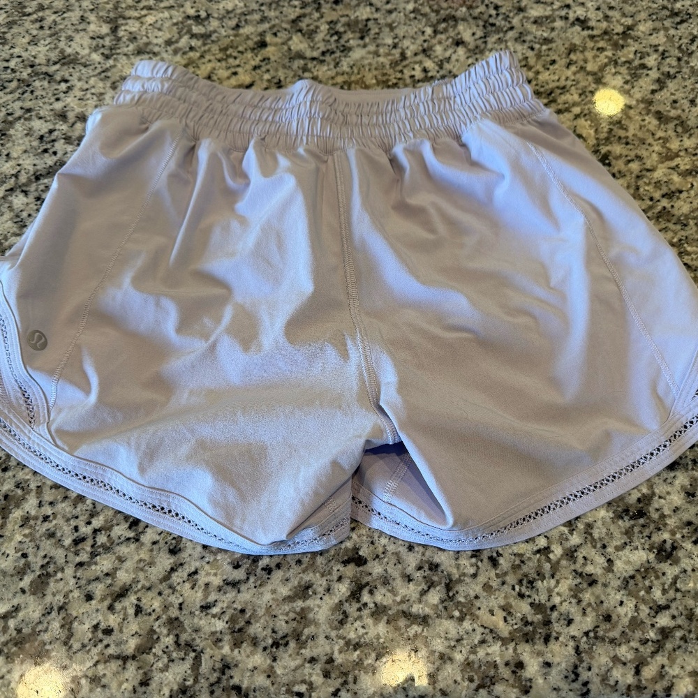 Hotty Hot High-Rise Lined Short 4" Lace Trim in Lavender Frost - Size 4 - Picture 2 of 4